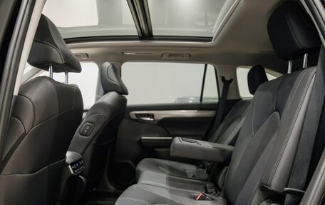 Toyota Highlander, 2025 год, 6 590 000 рублей, 24 фотография