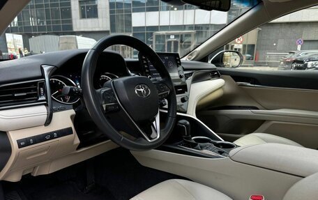 Toyota Camry, 2022 год, 3 975 000 рублей, 7 фотография