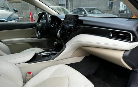 Toyota Camry, 2022 год, 3 975 000 рублей, 8 фотография