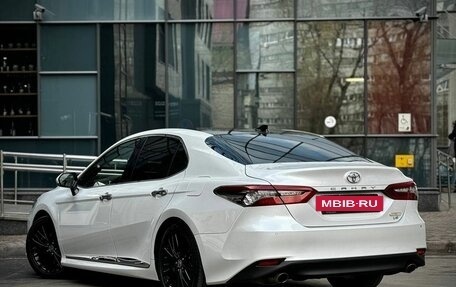 Toyota Camry, 2022 год, 3 975 000 рублей, 4 фотография