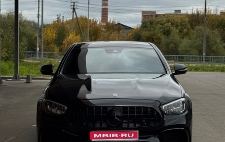 Mercedes-Benz E-Класс, 2021 год, 4 000 000 рублей, 1 фотография