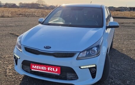KIA Rio IV, 2020 год, 1 350 000 рублей, 1 фотография