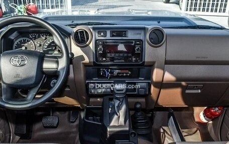 Toyota Land Cruiser 70, 2024 год, 8 160 000 рублей, 11 фотография