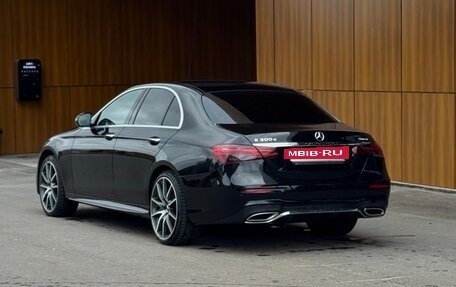 Mercedes-Benz E-Класс, 2021 год, 4 000 000 рублей, 5 фотография