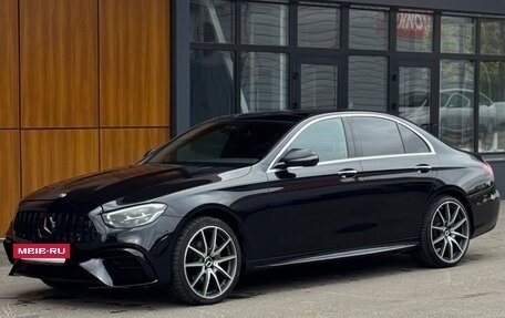 Mercedes-Benz E-Класс, 2021 год, 4 000 000 рублей, 3 фотография