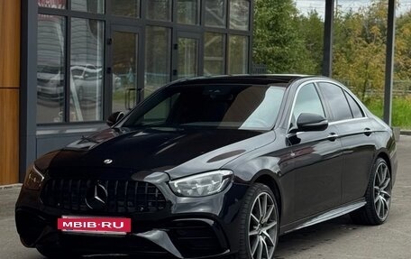 Mercedes-Benz E-Класс, 2021 год, 4 000 000 рублей, 2 фотография