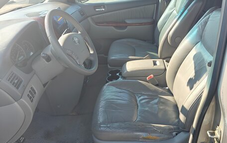 Toyota Sienna II рестайлинг, 2004 год, 1 400 000 рублей, 9 фотография