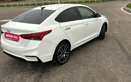 Hyundai Solaris II рестайлинг, 2018 год, 920 000 рублей, 4 фотография