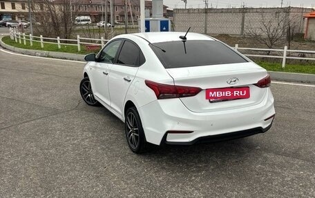 Hyundai Solaris II рестайлинг, 2018 год, 920 000 рублей, 3 фотография