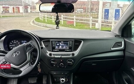 Hyundai Solaris II рестайлинг, 2018 год, 920 000 рублей, 17 фотография