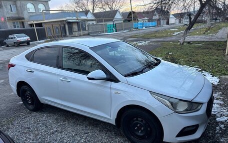 Hyundai Solaris II рестайлинг, 2018 год, 920 000 рублей, 24 фотография