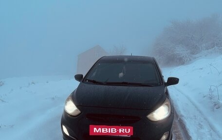 Hyundai Solaris II рестайлинг, 2012 год, 670 000 рублей, 3 фотография