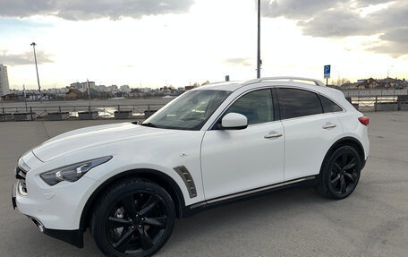 Infiniti FX II, 2012 год, 2 100 000 рублей, 3 фотография