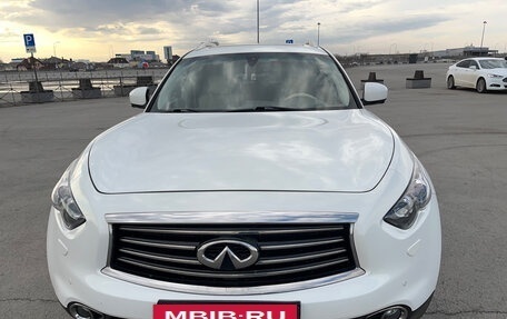 Infiniti FX II, 2012 год, 2 100 000 рублей, 5 фотография