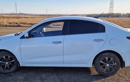 KIA Rio IV, 2020 год, 1 350 000 рублей, 2 фотография