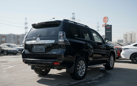 Toyota Land Cruiser Prado 150 рестайлинг 2, 2017 год, 4 300 000 рублей, 5 фотография