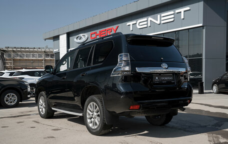 Toyota Land Cruiser Prado 150 рестайлинг 2, 2017 год, 4 300 000 рублей, 4 фотография