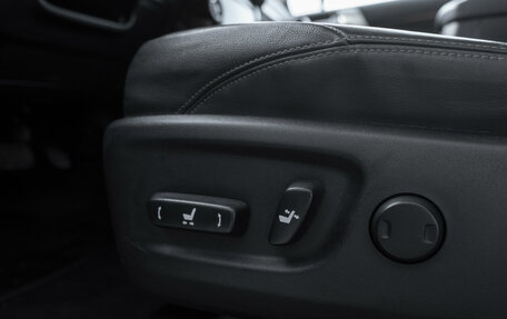 Toyota Land Cruiser Prado 150 рестайлинг 2, 2017 год, 4 300 000 рублей, 22 фотография