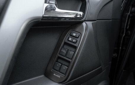 Toyota Land Cruiser Prado 150 рестайлинг 2, 2017 год, 4 300 000 рублей, 21 фотография