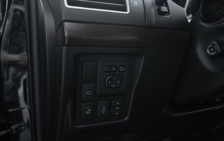 Toyota Land Cruiser Prado 150 рестайлинг 2, 2017 год, 4 300 000 рублей, 24 фотография