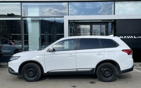 Mitsubishi Outlander III рестайлинг 3, 2019 год, 1 812 000 рублей, 8 фотография