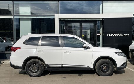 Mitsubishi Outlander III рестайлинг 3, 2019 год, 1 812 000 рублей, 4 фотография
