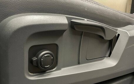 Land Rover Defender II, 2021 год, 4 750 000 рублей, 17 фотография