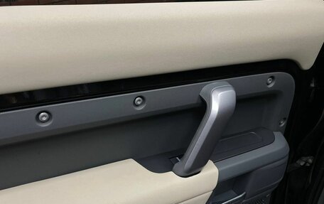 Land Rover Defender II, 2021 год, 4 750 000 рублей, 19 фотография