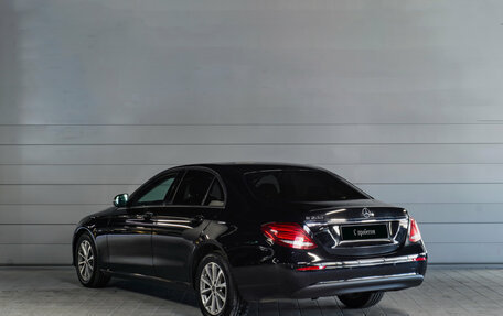 Mercedes-Benz E-Класс, 2020 год, 2 749 000 рублей, 2 фотография
