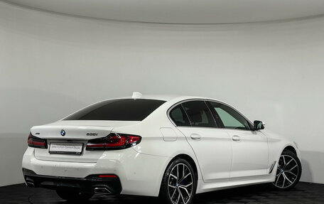 BMW 5 серия, 2022 год, 5 997 000 рублей, 2 фотография