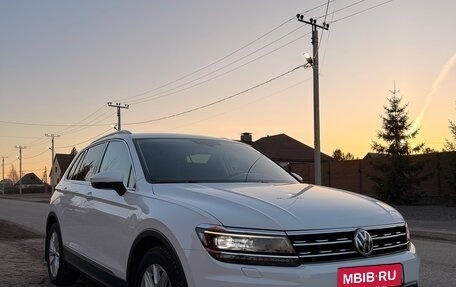 Volkswagen Tiguan II, 2018 год, 3 000 000 рублей, 3 фотография