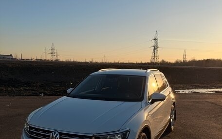 Volkswagen Tiguan II, 2018 год, 3 000 000 рублей, 6 фотография