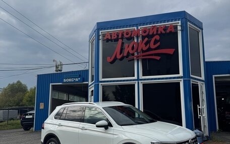 Volkswagen Tiguan II, 2018 год, 3 000 000 рублей, 10 фотография