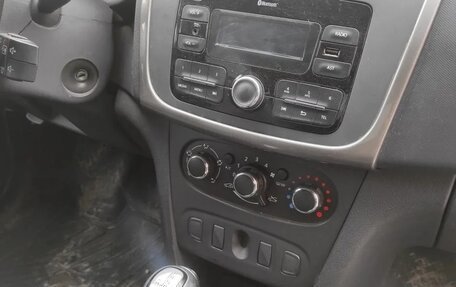 Renault Logan II, 2020 год, 575 000 рублей, 9 фотография