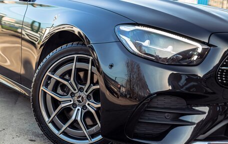 Mercedes-Benz E-Класс, 2020 год, 21 фотография