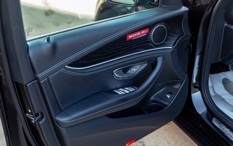 Mercedes-Benz E-Класс, 2020 год, 32 фотография