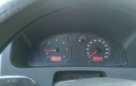 Volkswagen Transporter T5 рестайлинг, 2006 год, 670 000 рублей, 2 фотография