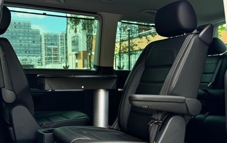 Volkswagen Multivan T6 рестайлинг, 2022 год, 8 700 000 рублей, 5 фотография