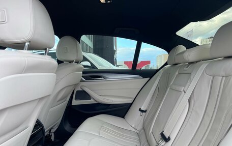 BMW 5 серия, 2018 год, 3 990 000 рублей, 13 фотография