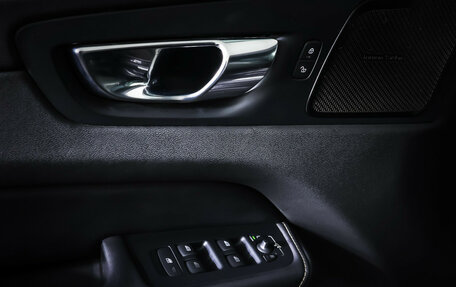 Volvo XC60 II, 2019 год, 3 985 000 рублей, 19 фотография