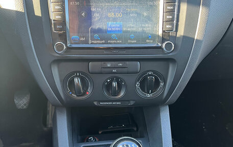 Volkswagen Jetta VI, 2014 год, 1 200 000 рублей, 11 фотография