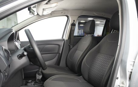 Renault Logan II, 2019 год, 930 000 рублей, 8 фотография