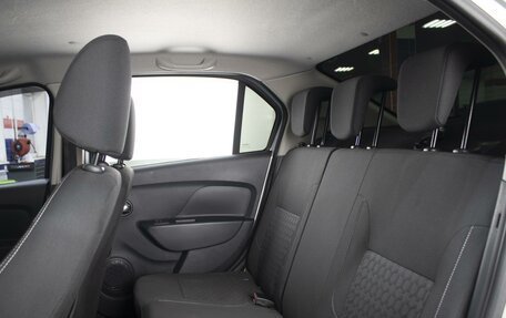 Renault Logan II, 2019 год, 930 000 рублей, 9 фотография