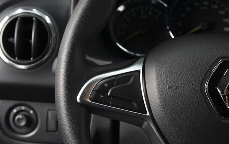 Renault Logan II, 2019 год, 930 000 рублей, 12 фотография