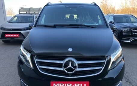 Mercedes-Benz V-Класс, 2017 год, 5 550 000 рублей, 3 фотография