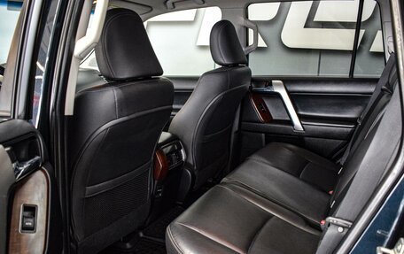 Toyota Land Cruiser Prado 150 рестайлинг 2, 2017 год, 4 700 000 рублей, 11 фотография