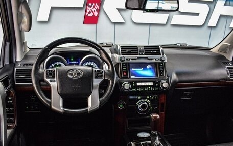 Toyota Land Cruiser Prado 150 рестайлинг 2, 2017 год, 4 700 000 рублей, 6 фотография