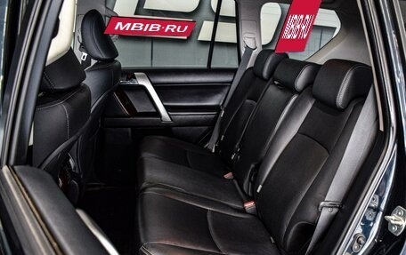 Toyota Land Cruiser Prado 150 рестайлинг 2, 2017 год, 4 700 000 рублей, 9 фотография