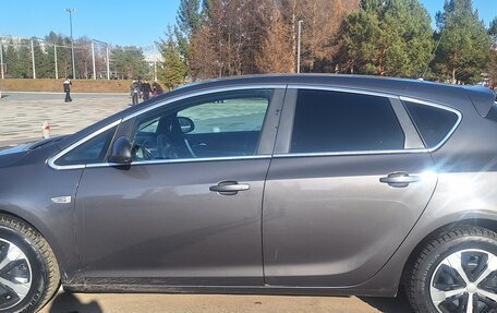 Opel Astra J, 2011 год, 670 000 рублей, 4 фотография