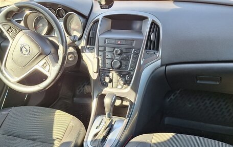 Opel Astra J, 2011 год, 670 000 рублей, 12 фотография